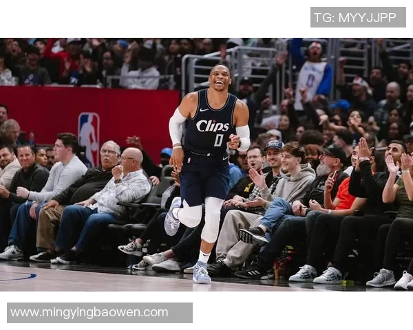 2011年NBA季后赛快船与灰熊的激烈对决回顾与精彩瞬间分析